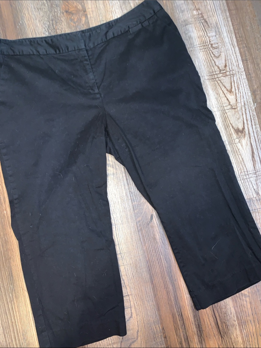 attention Black Pull-On Capri Pants for Kids